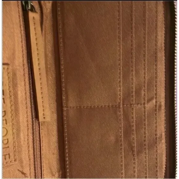 Free People Vegan Leather Zip Wristlet Wallet | NWT | Minimal Chic - Picture 6 of 7